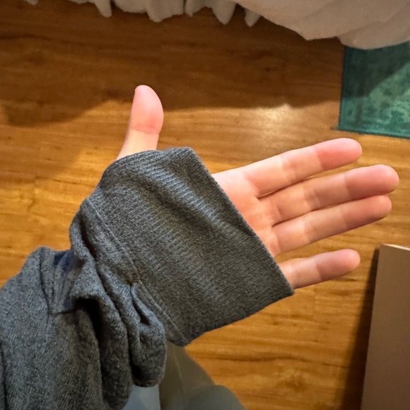 ZELLA GREEN ATHLEISURE SWEATER — KIDS SIZE 14/16 FITS LIKE A WOMENS SMALL - Picture 5 of 7